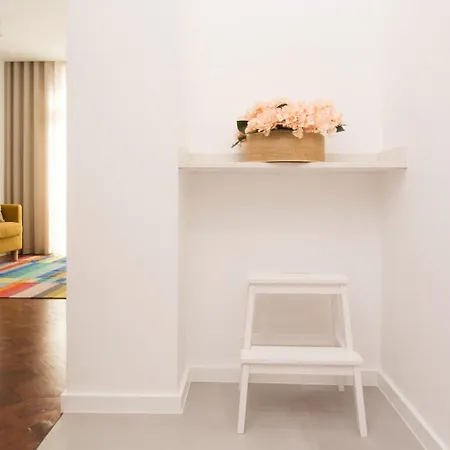 Bj *